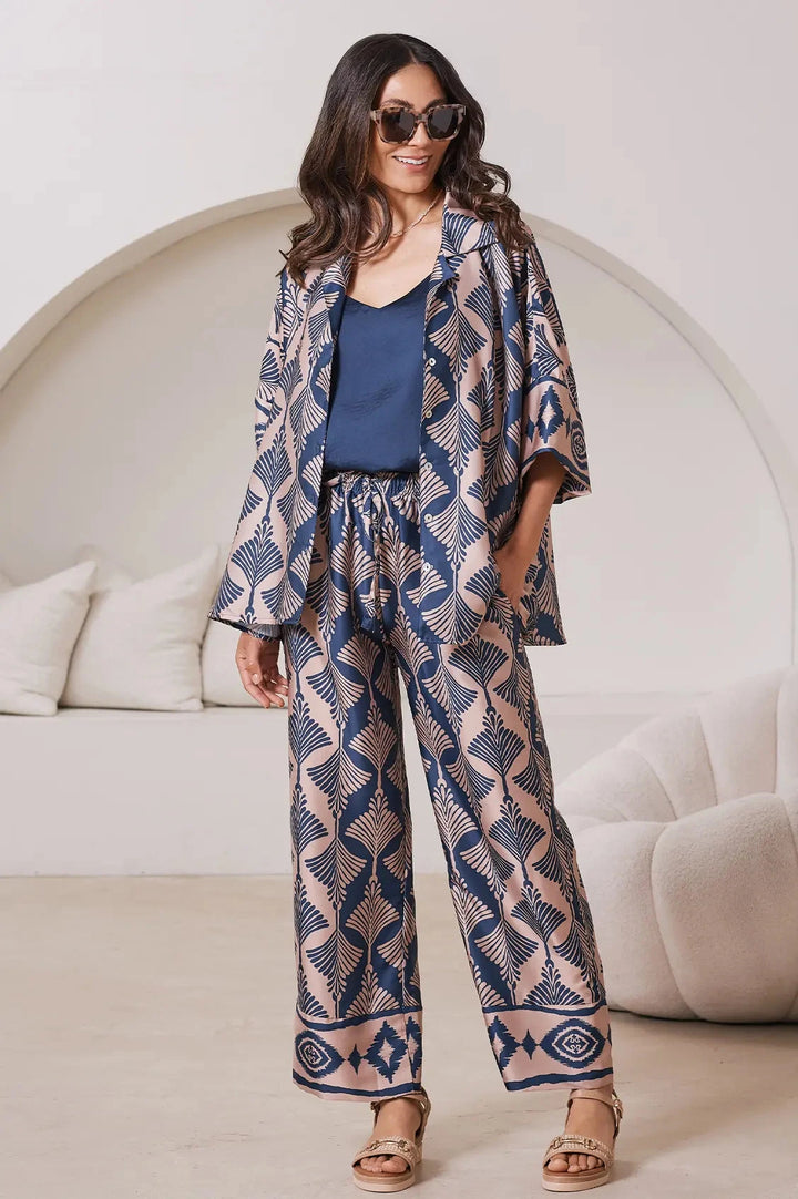 Tory Short Sleeve Collared Shirt Fan Print in Navy & Espresso Tops