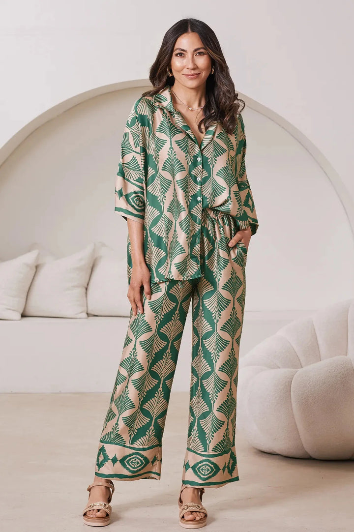 Tory Short Sleeve Collared Shirt Fan Print in Emerald & Espresso Tops