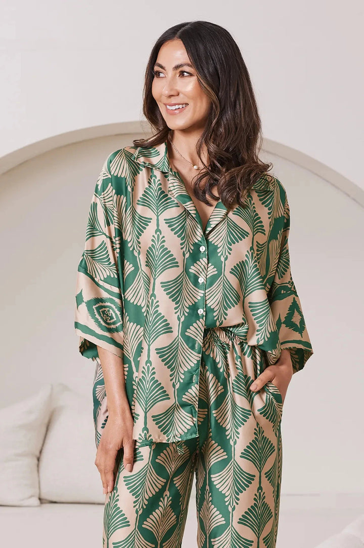 Tory Short Sleeve Collared Shirt Fan Print in Emerald & Espresso Tops