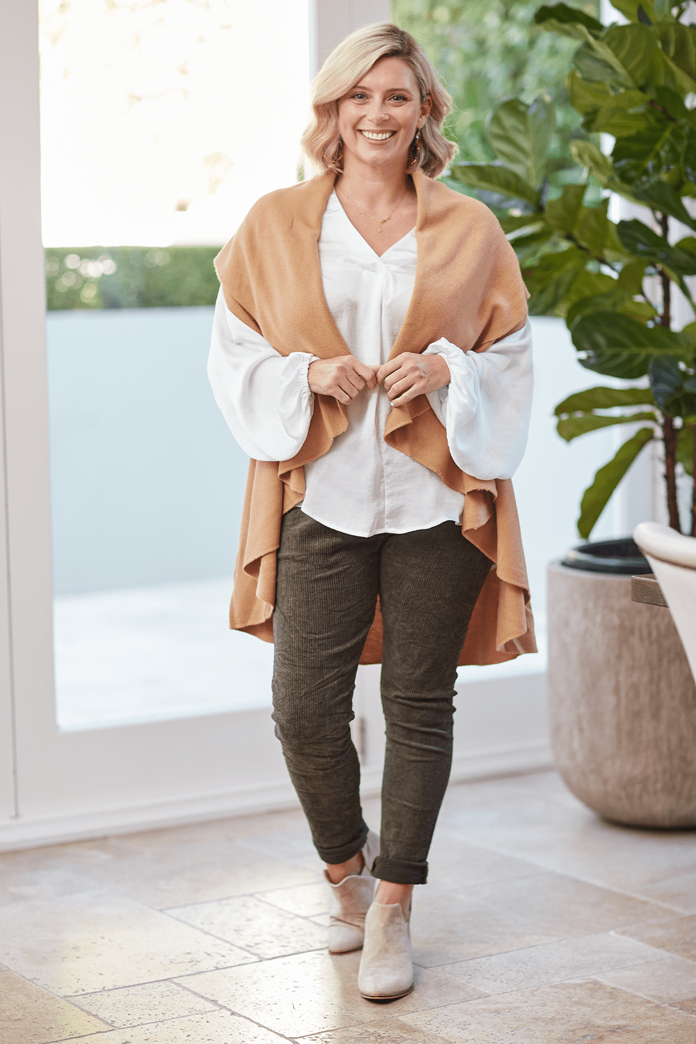 Melanie Sleeveless Cape Camel Knitwear