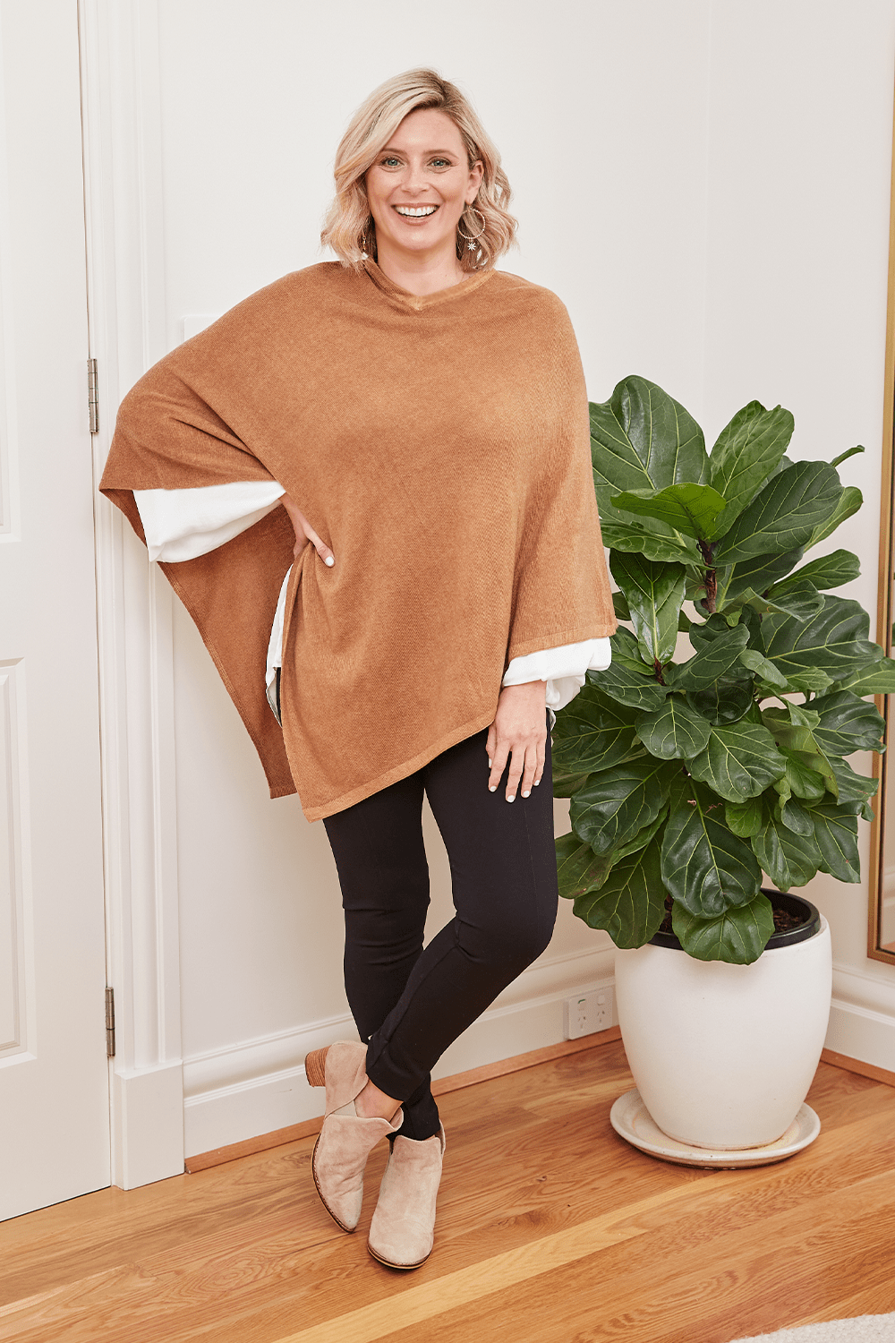 Cashmere and Wool Poncho Caramel Knitwear