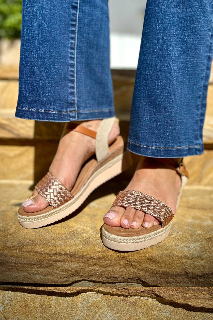 Nila Wedges Champagne Shoes