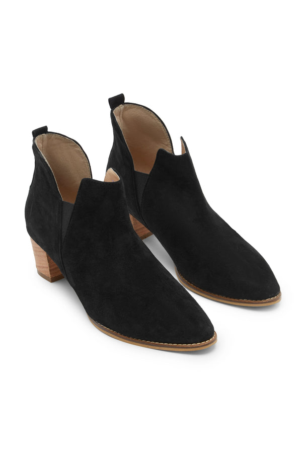 Raven Suede Boots in Black Shoes