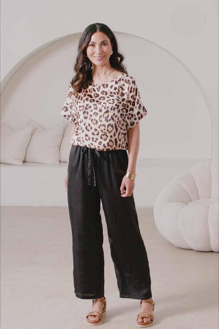 Bianca Round Neck Leopard Print product video by Carolina