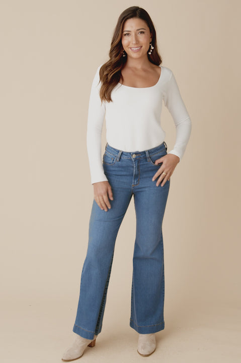 Sam High Rise Jeans Denim Blue product video from Carolina