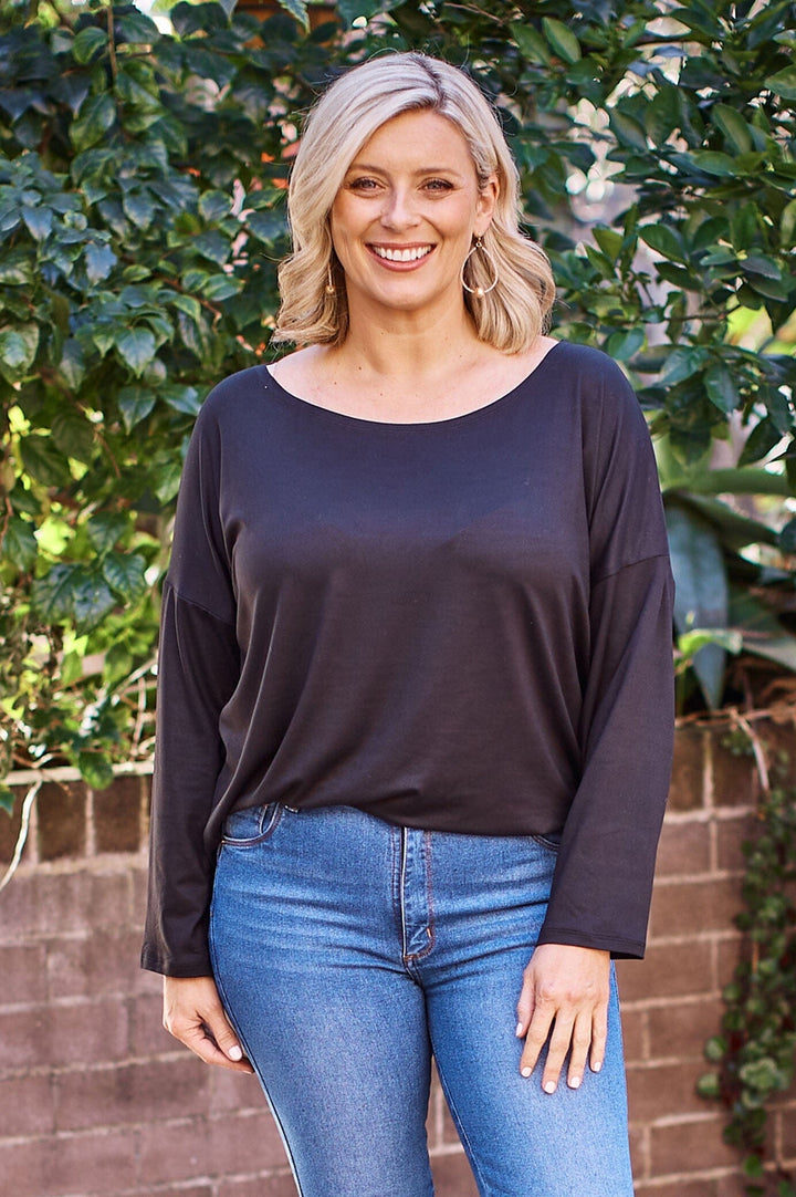 Erica Essential Top Round Neck Black Tops